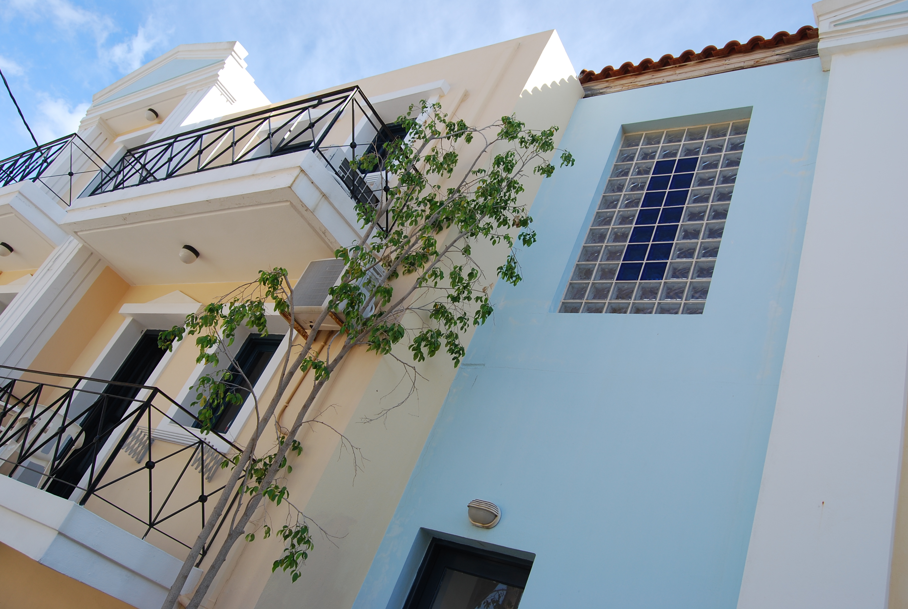 Renia Hotel