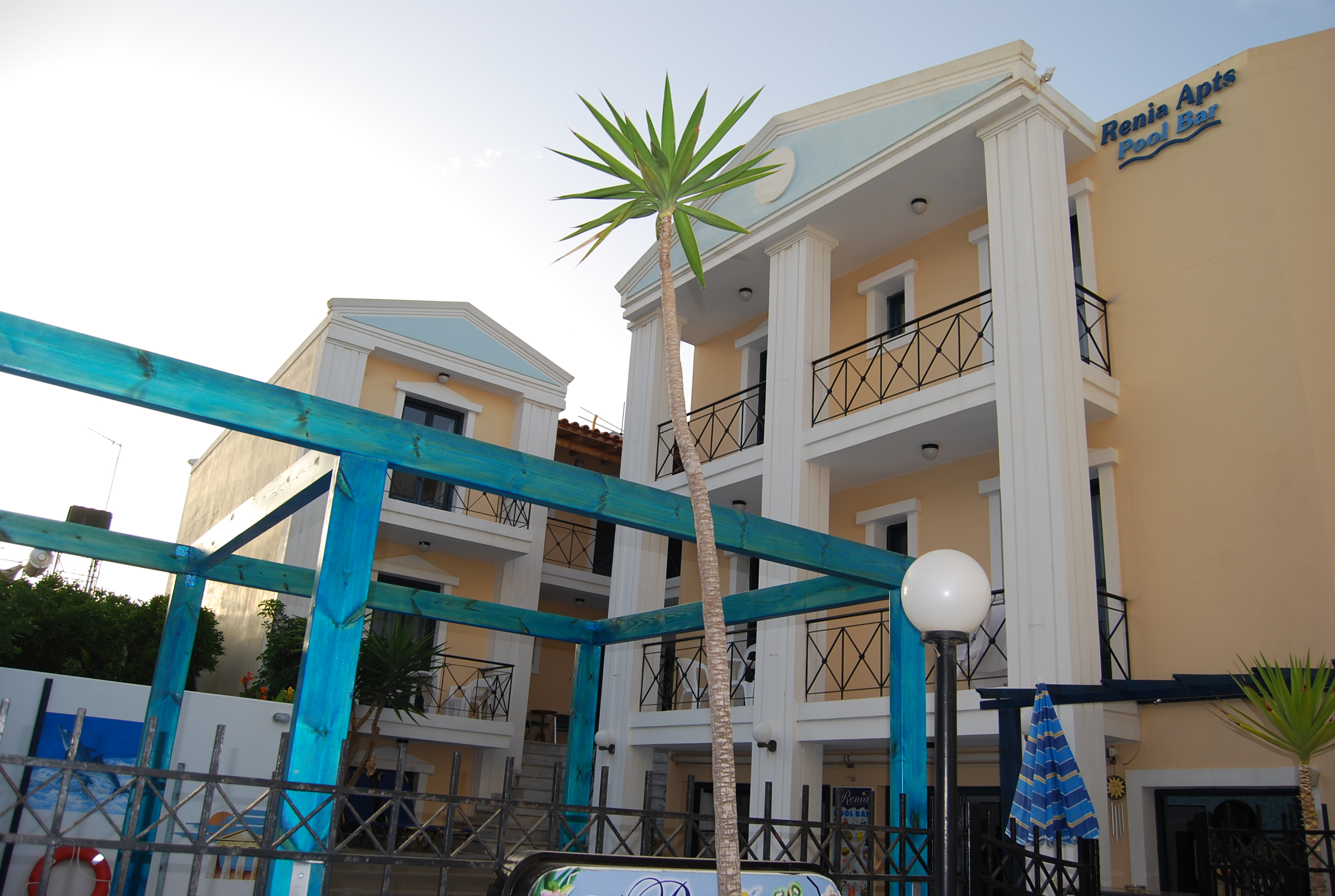 Renia Hotel