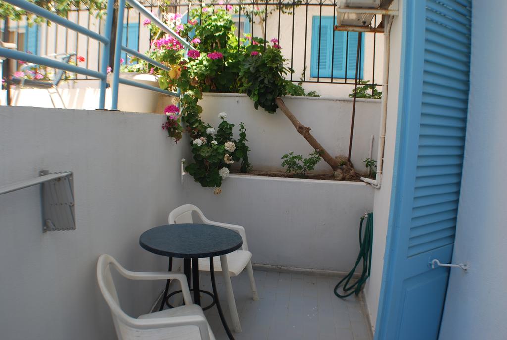 Renia Hotel