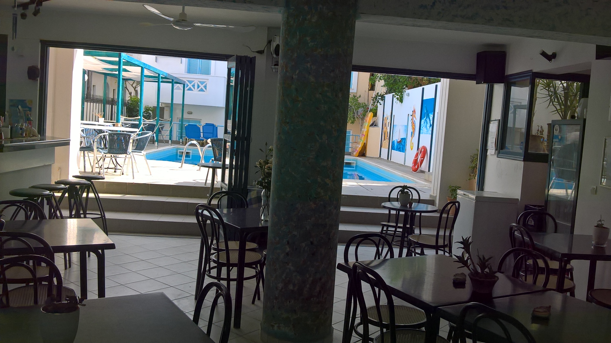 Renia Hotel