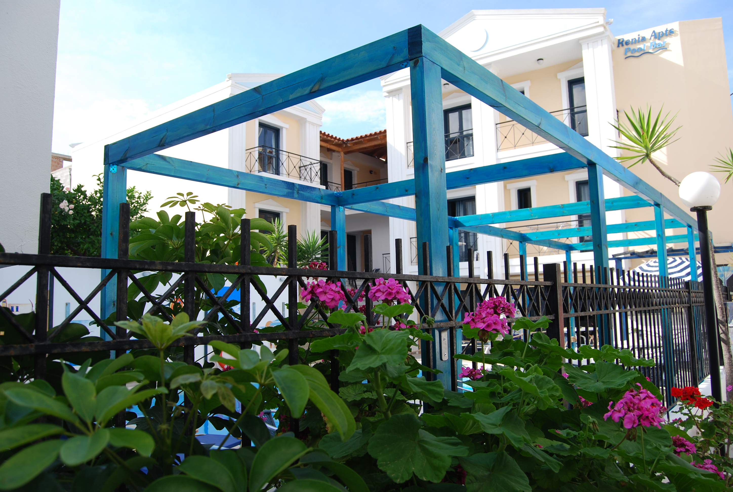 Renia Hotel