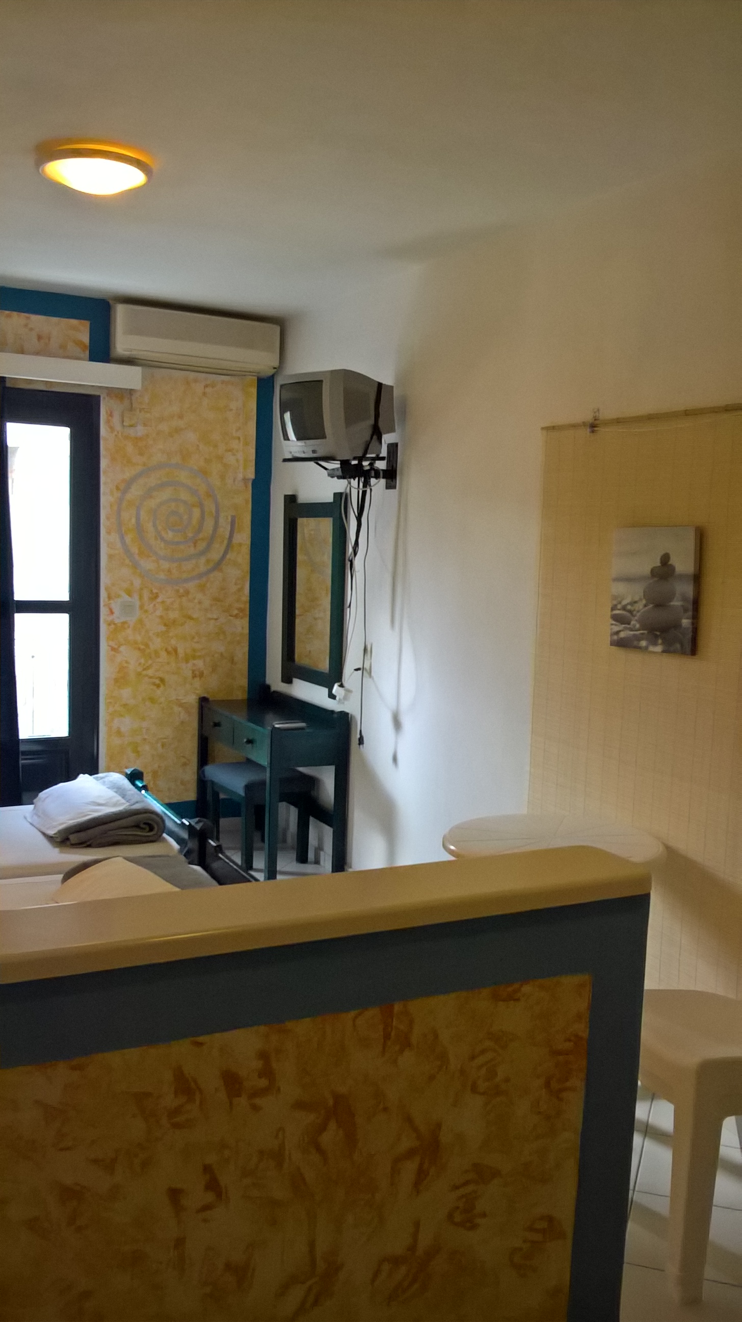 Renia Hotel