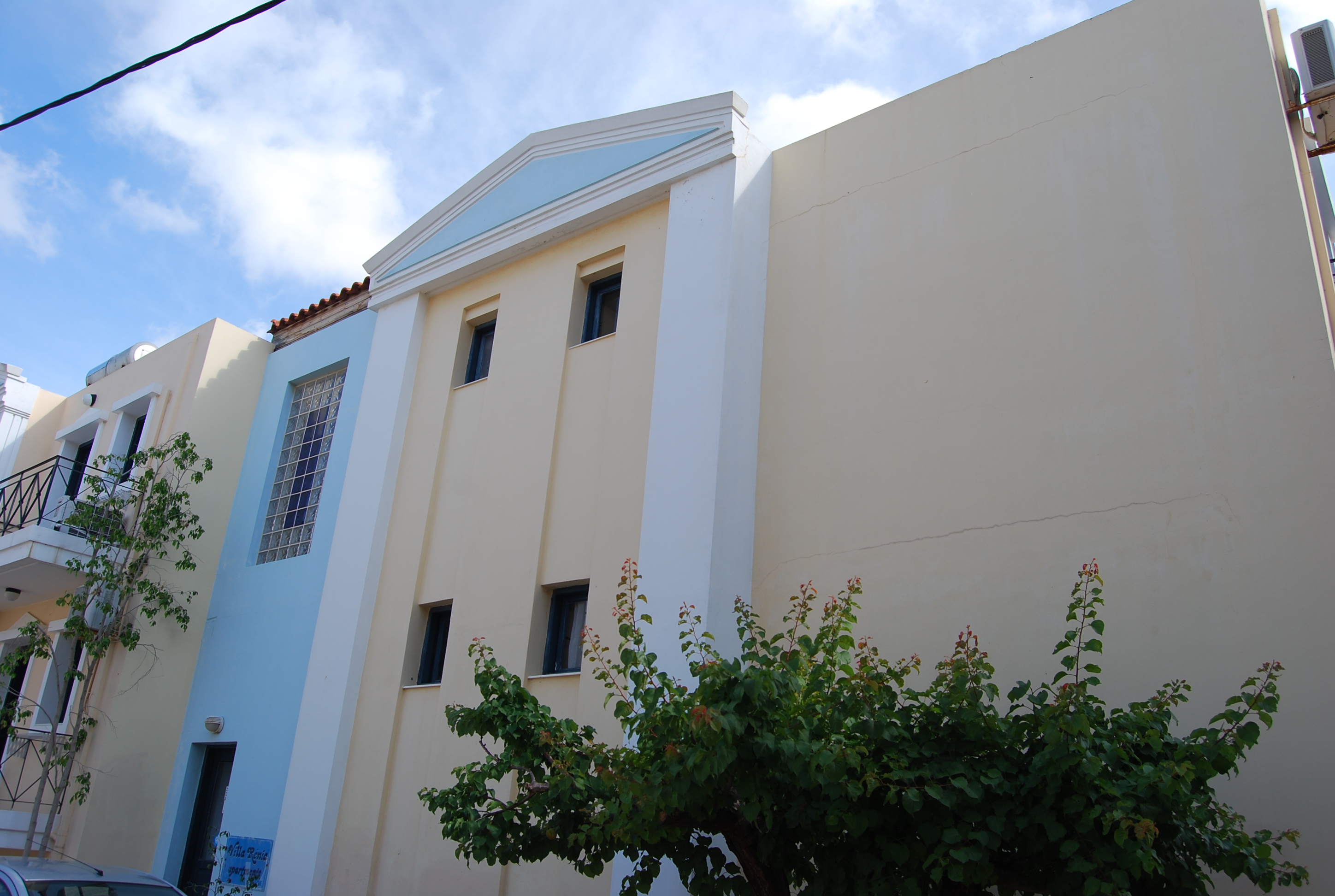 Renia Hotel