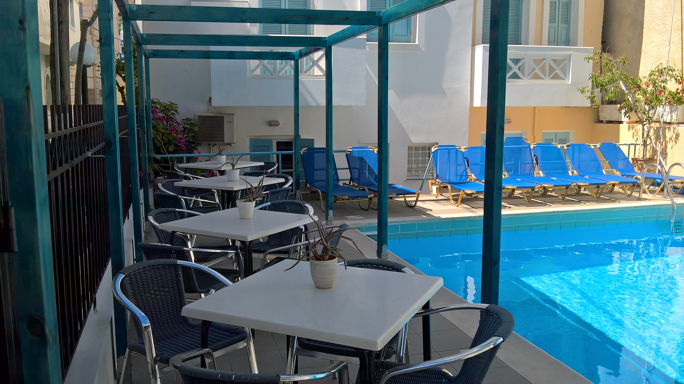 Renia Hotel