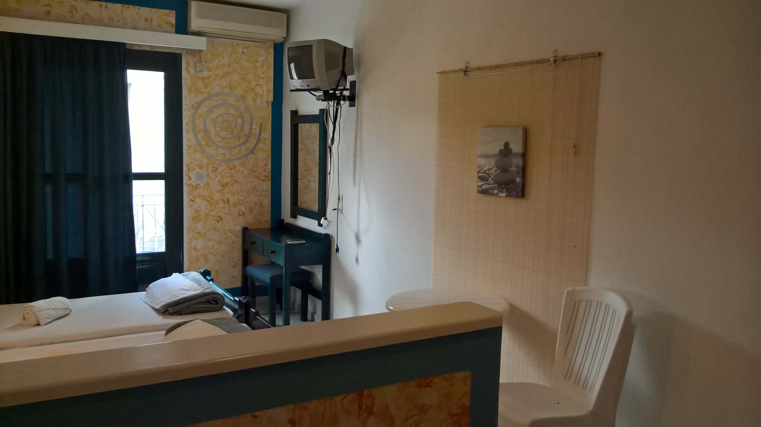 Renia Hotel