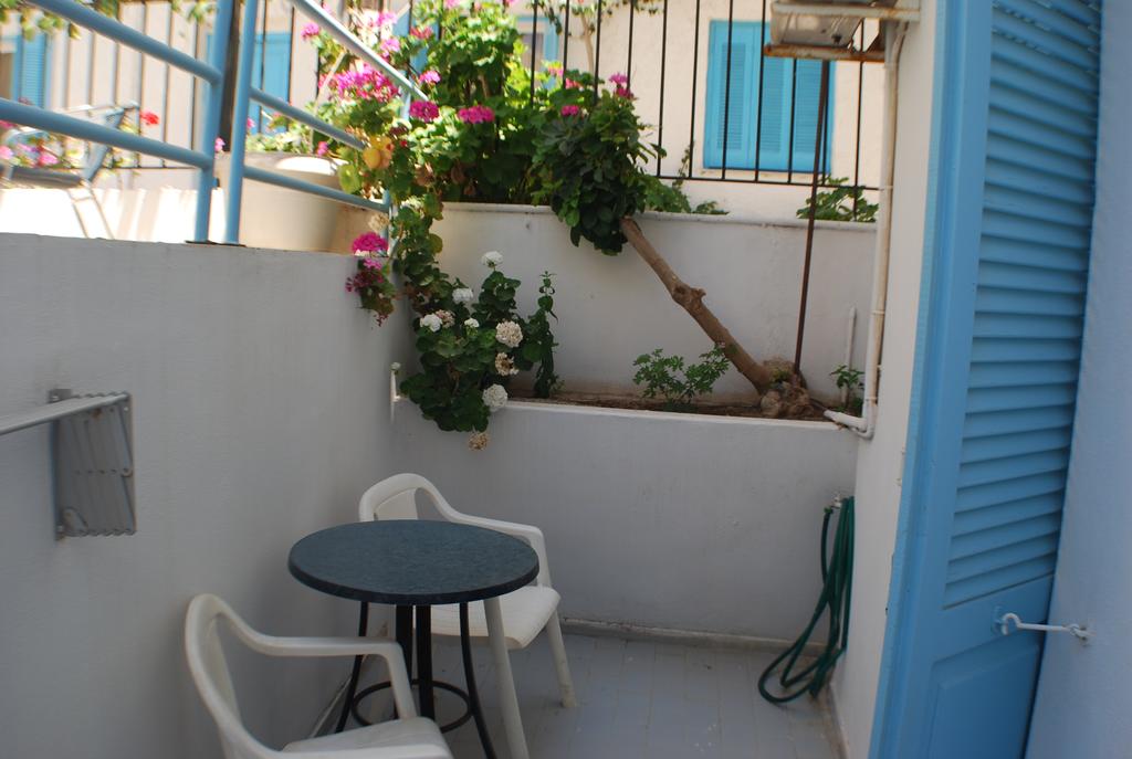 Renia Hotel