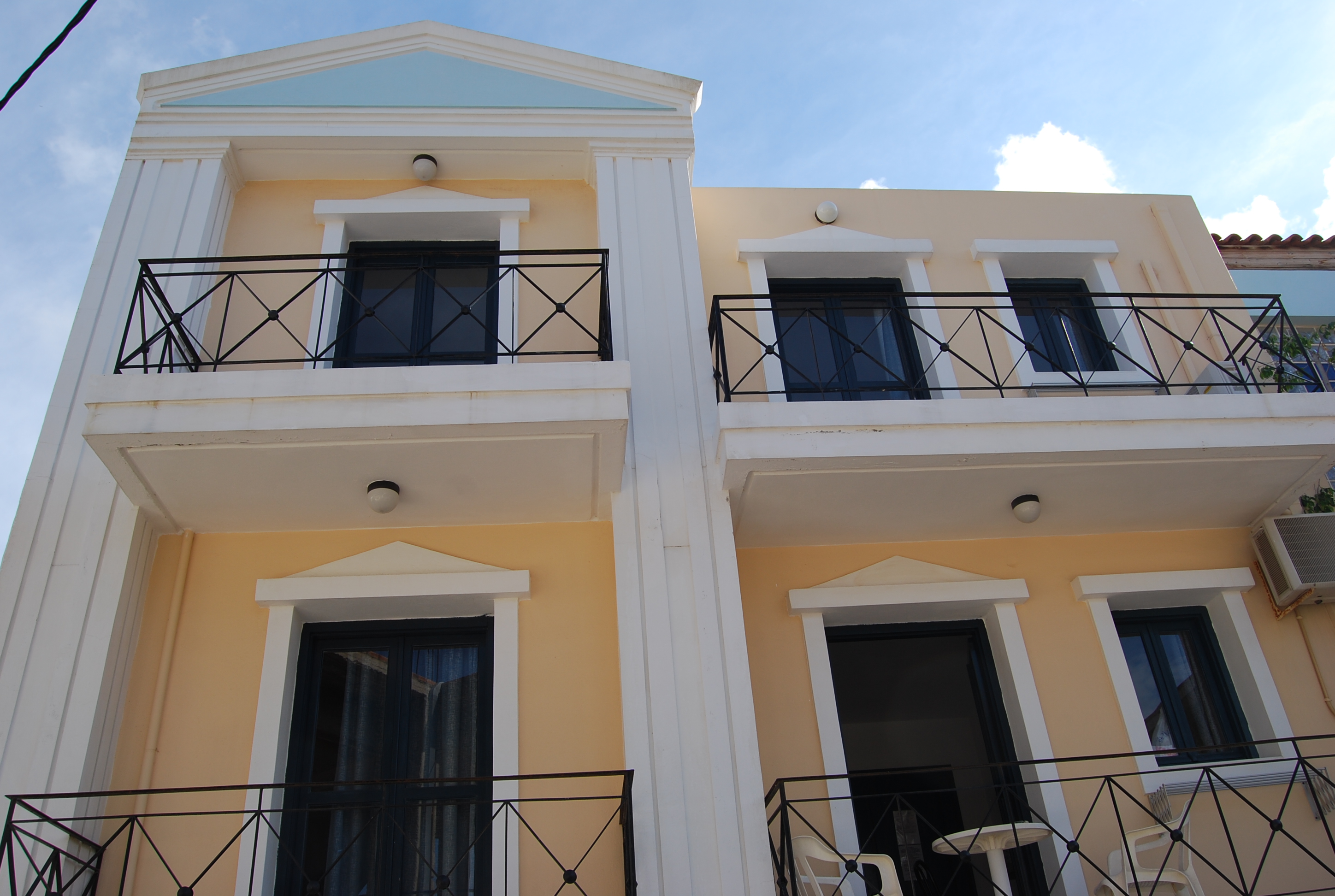 Renia Hotel