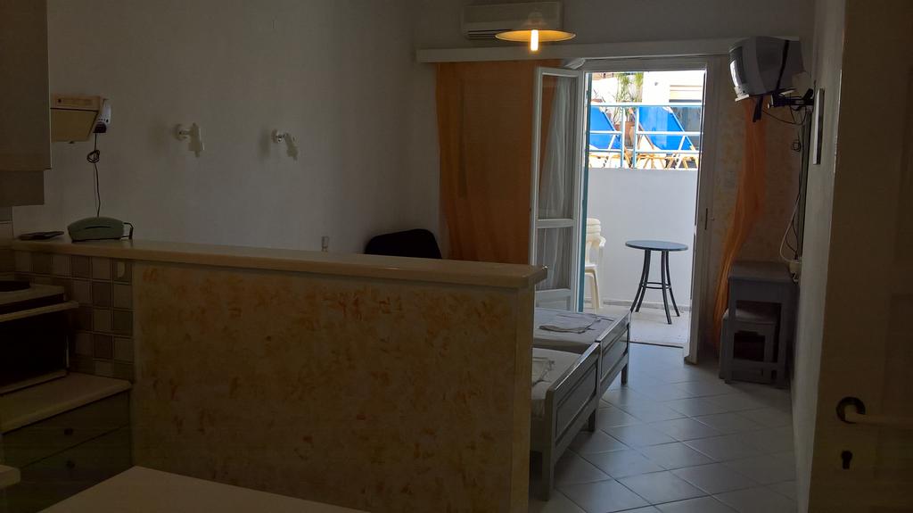 Renia Hotel
