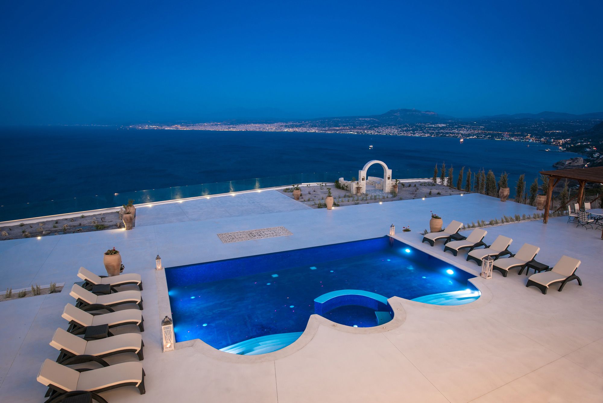 Wine Dark Sea Villa Santorini