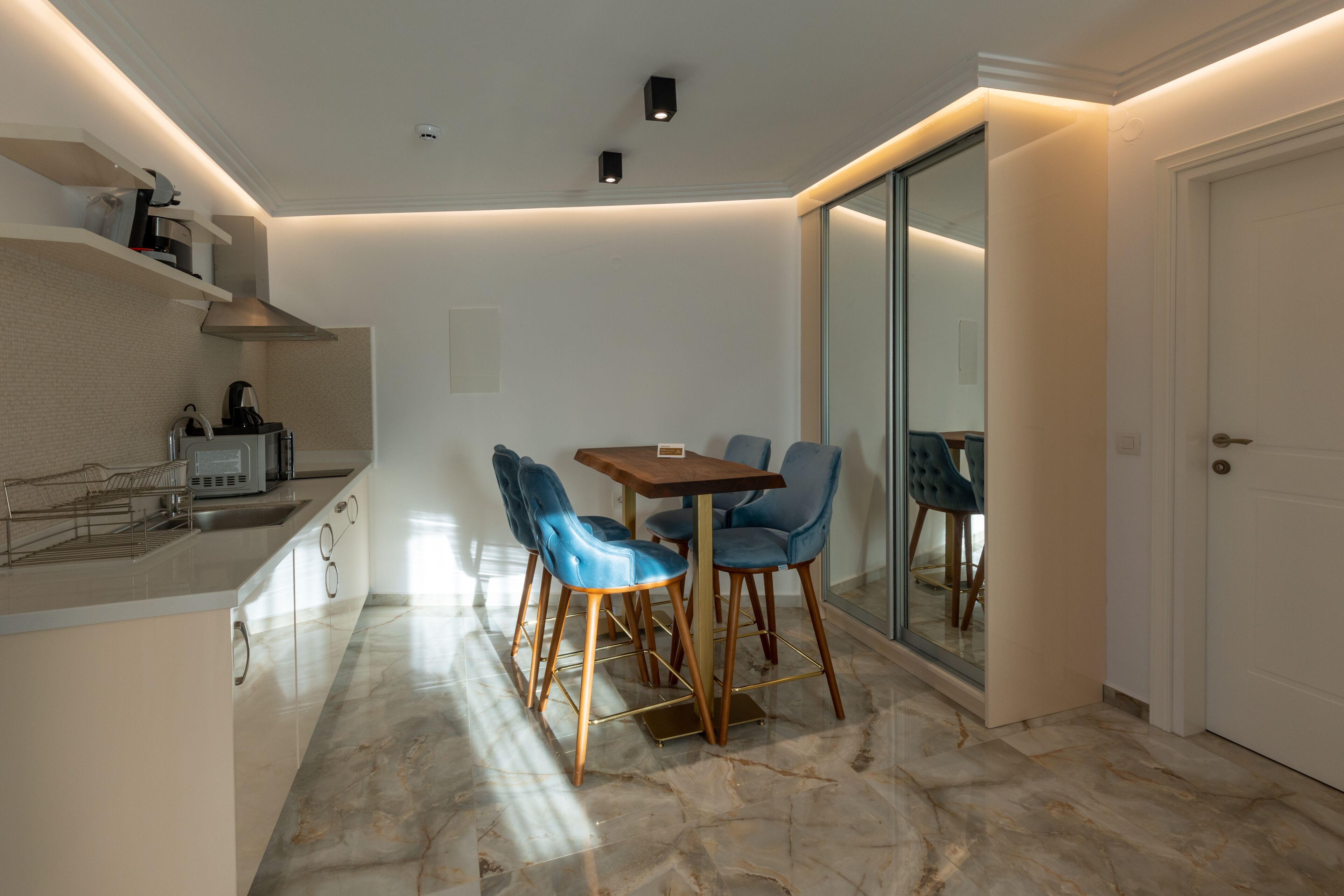 Lazar Lux Apartments