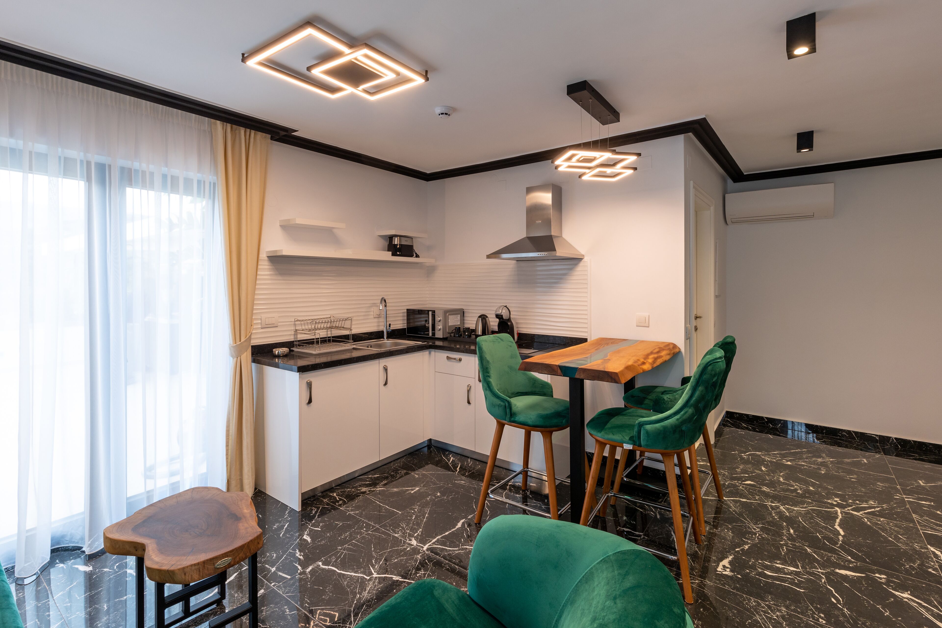 Lazar Lux Apartments