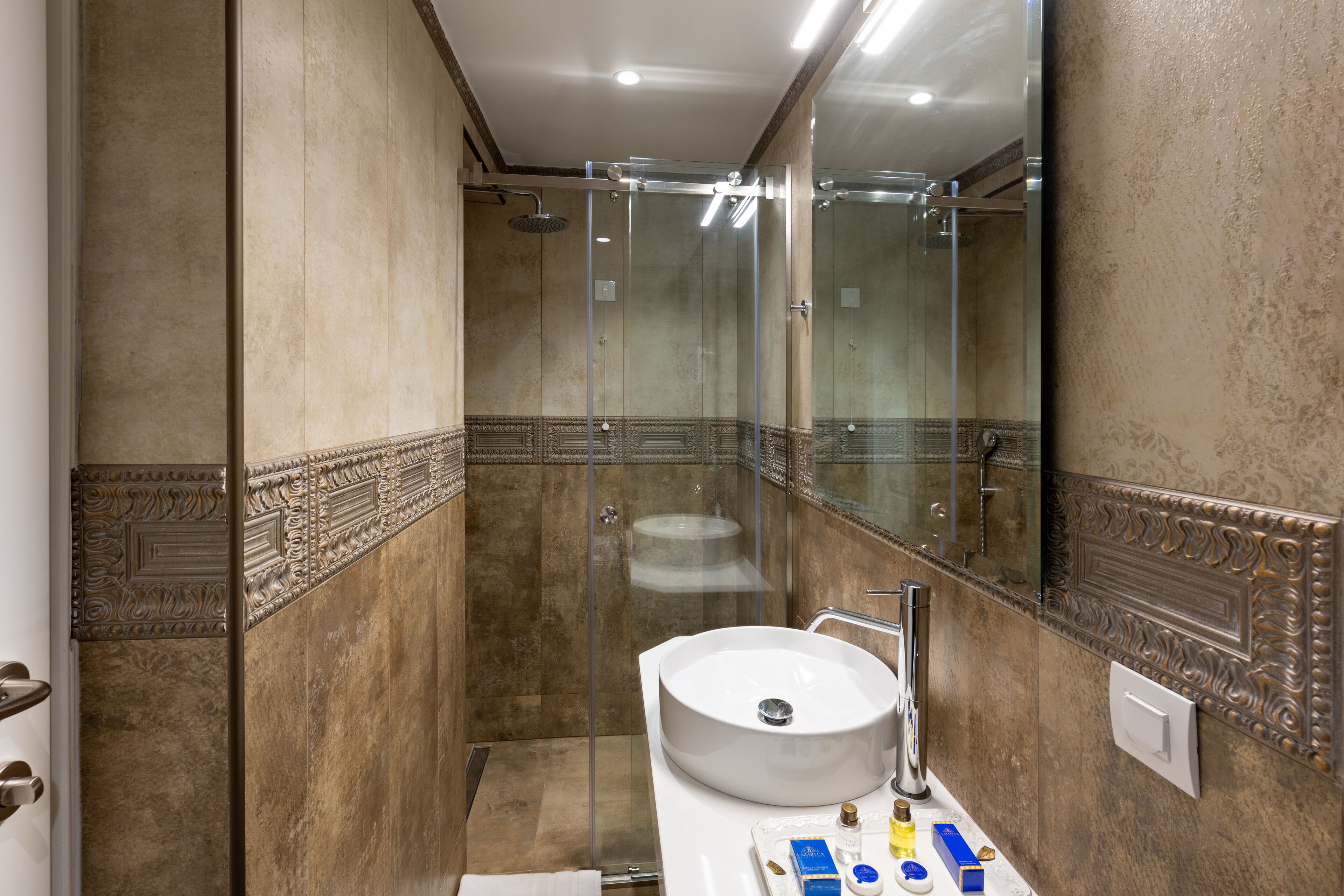 Lazar Lux Apartments