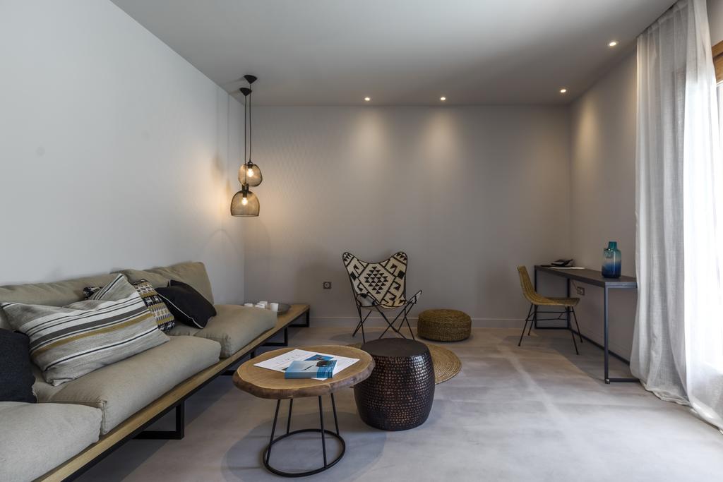 Minos Beach art Hotel