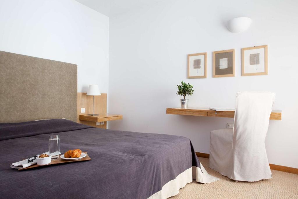 Minos Beach art Hotel