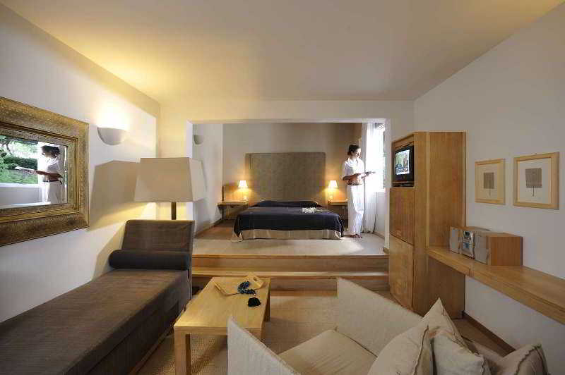 Minos Beach art Hotel