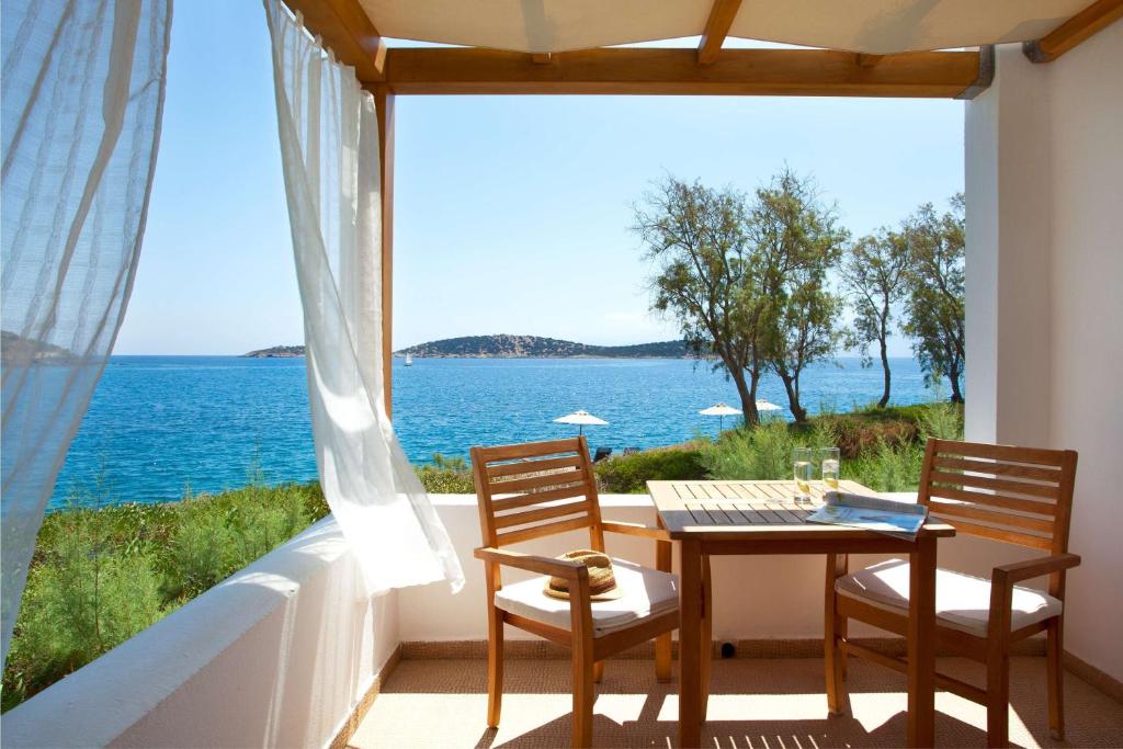 Minos Beach art Hotel