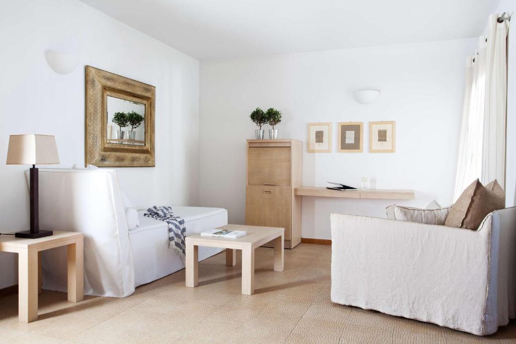 Minos Beach art Hotel