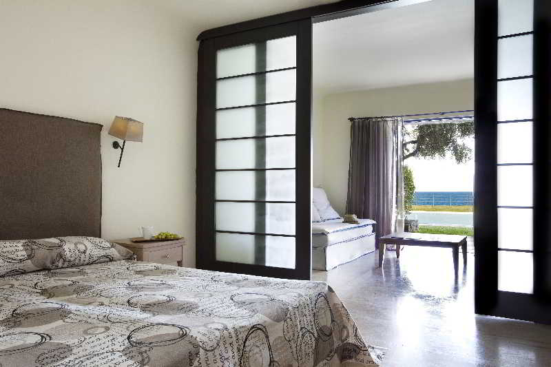 Minos Palace Hotel & Suites