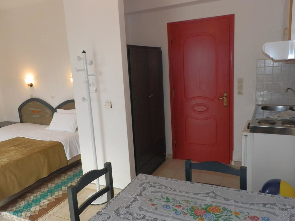Atlas Studios & Apartments