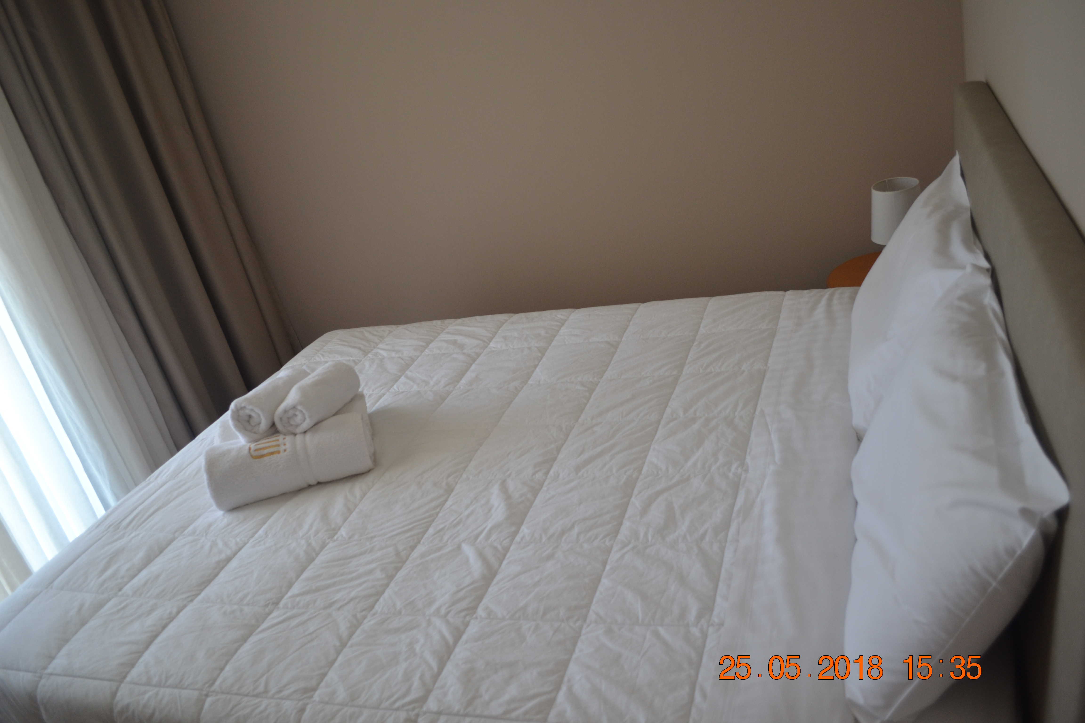 Icarus Hotel