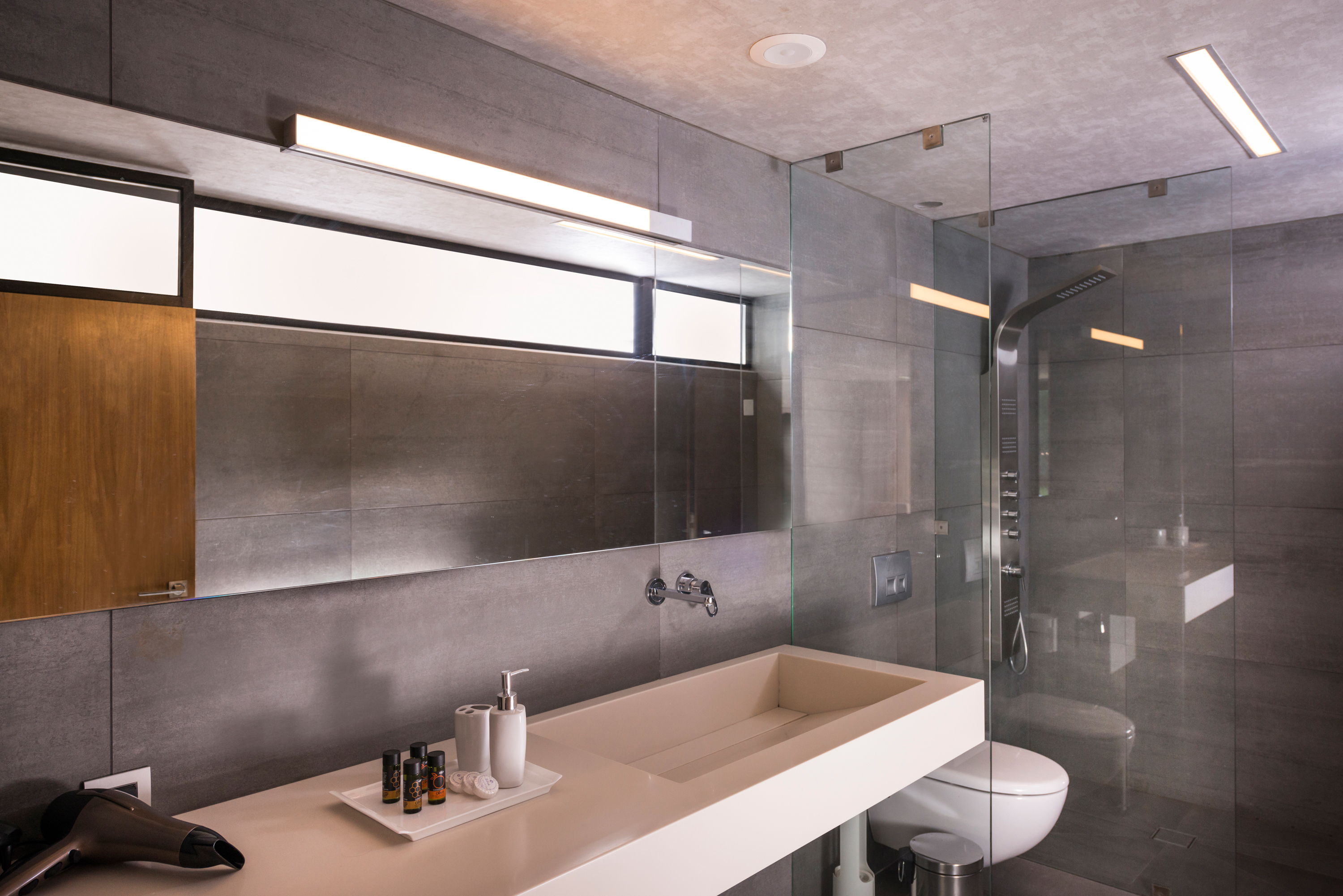 Icarus Hotel