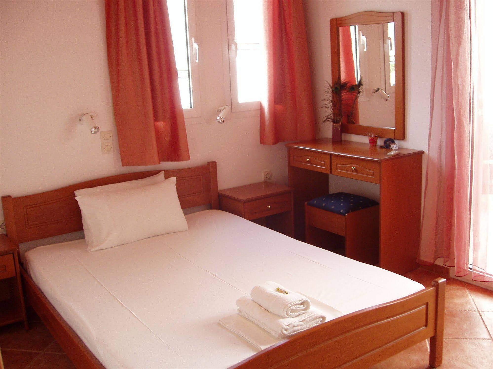 Elena Apartments Almirida