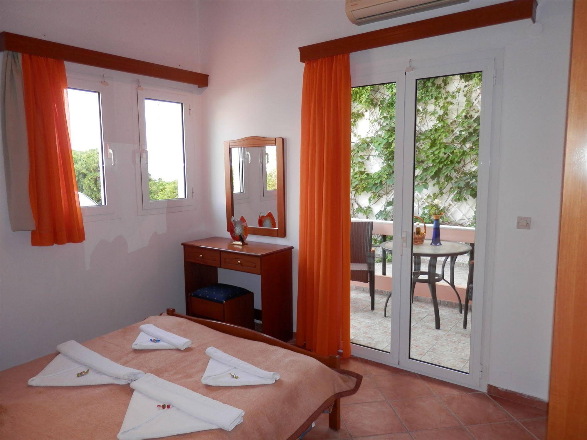 Elena Apartments Almirida