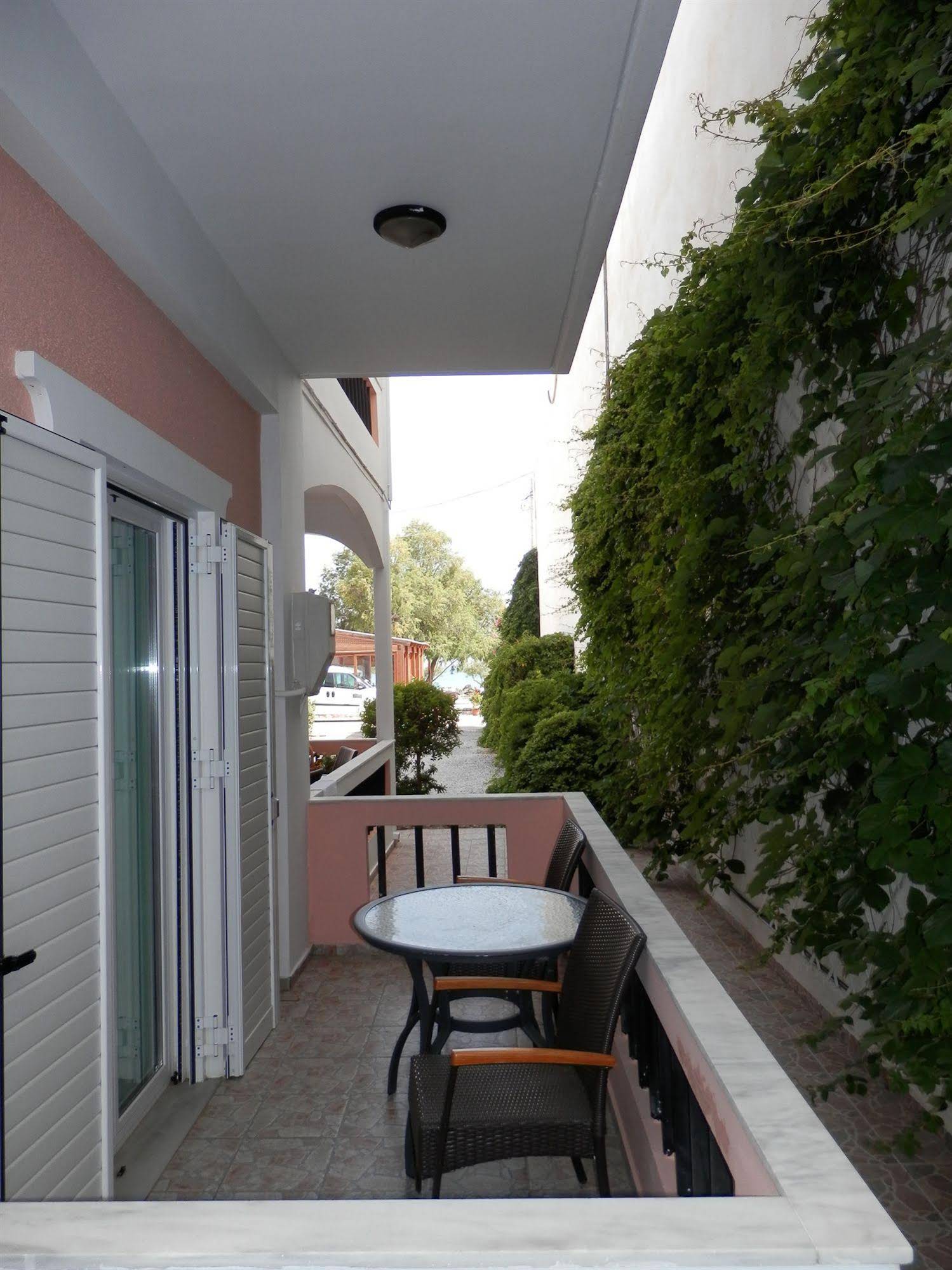 Elena Apartments Almirida