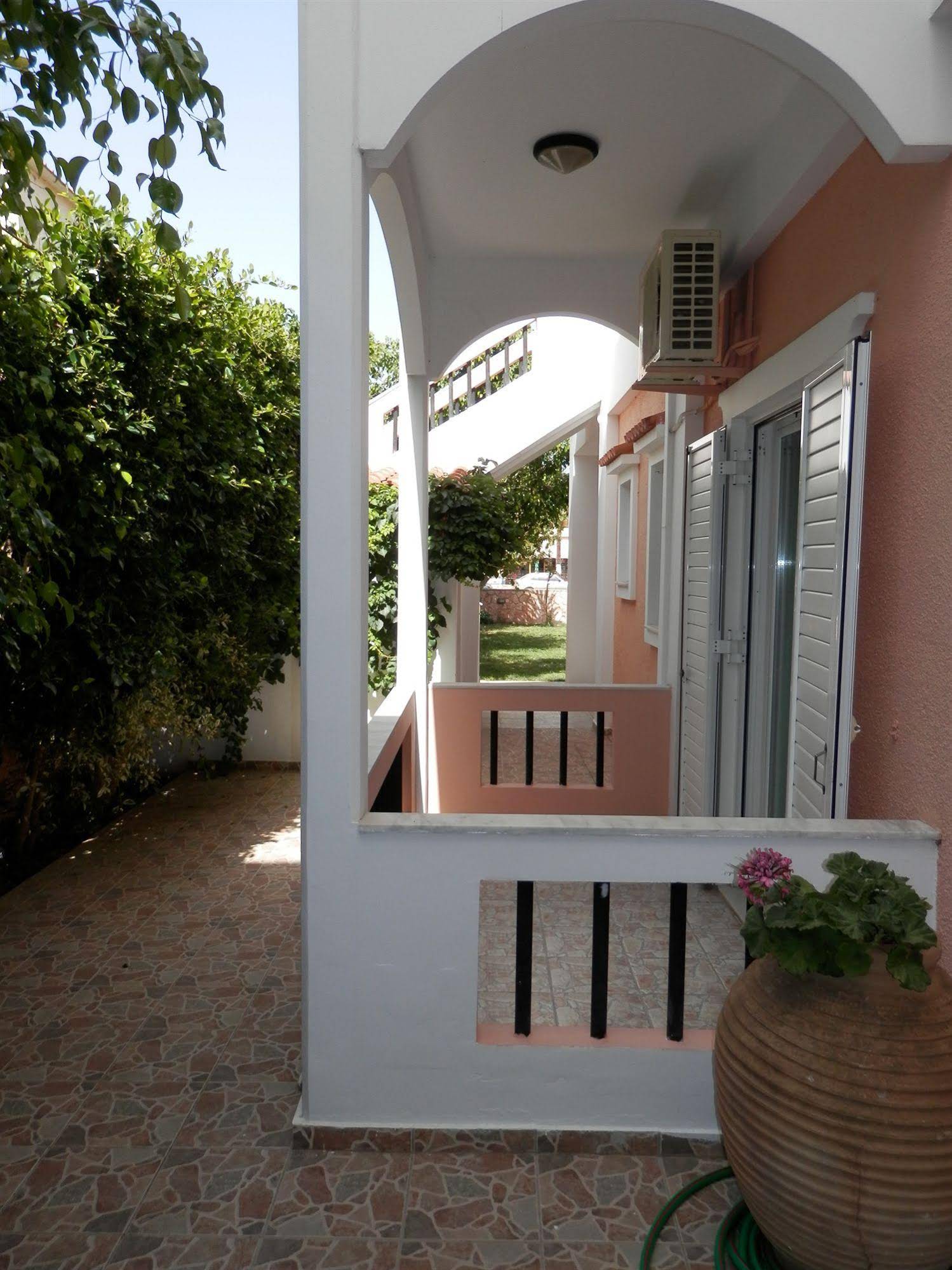 Elena Apartments Almirida