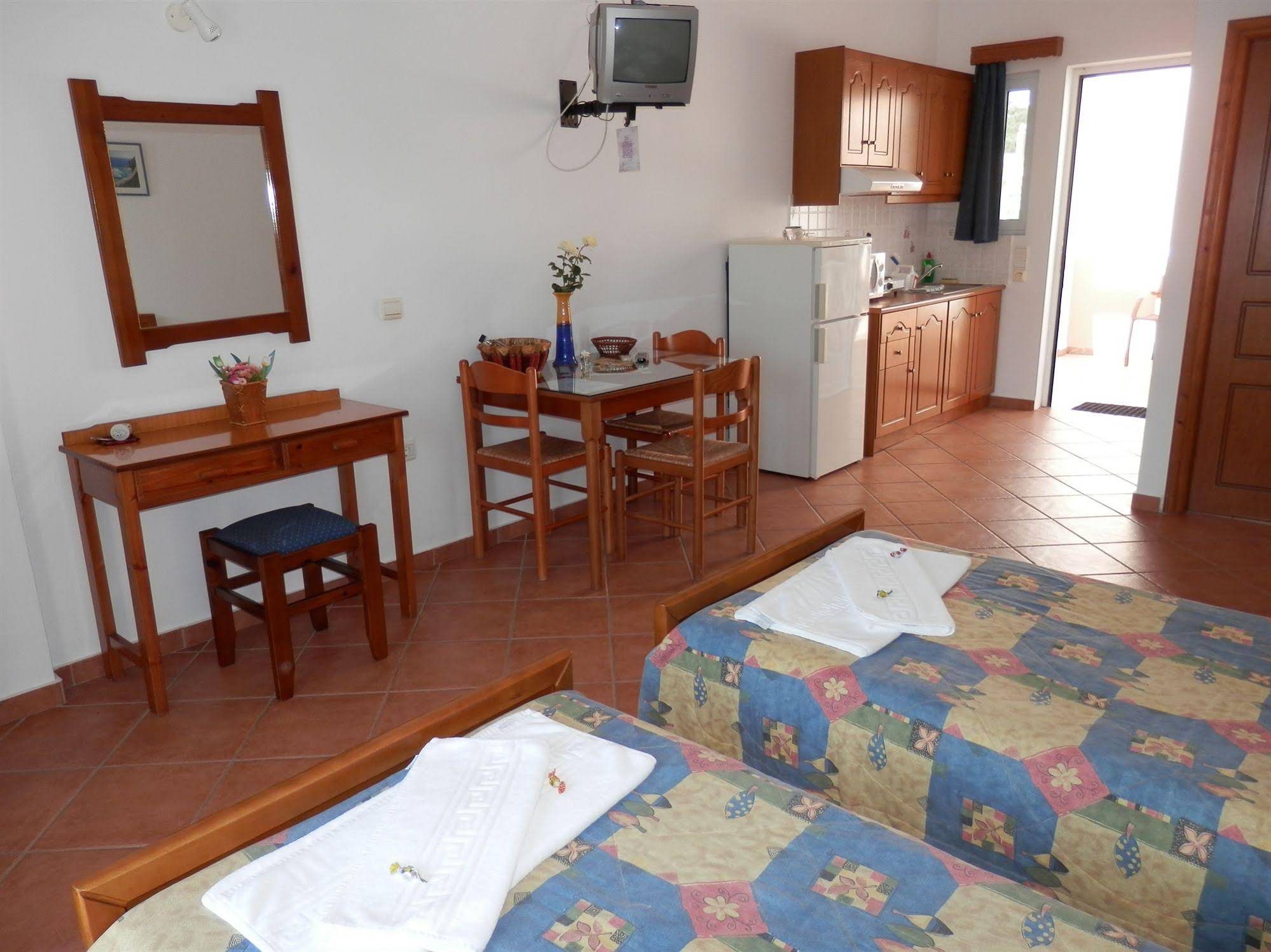 Elena Apartments Almirida