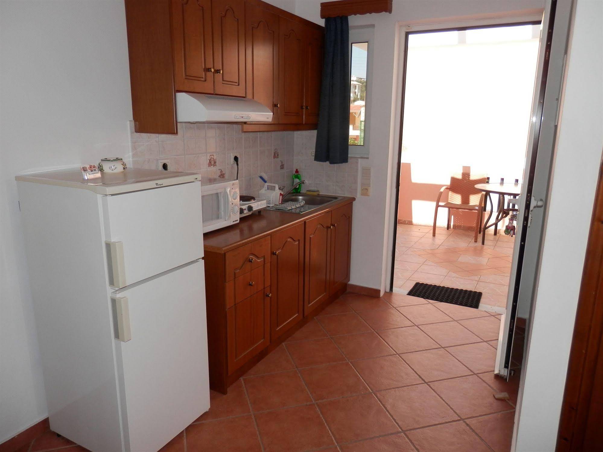 Elena Apartments Almirida