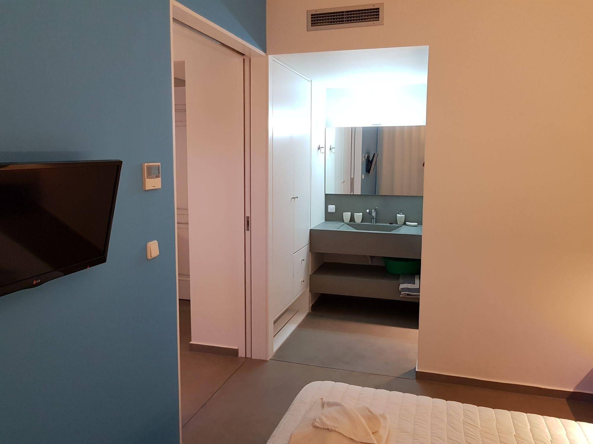 Niriides Hotel