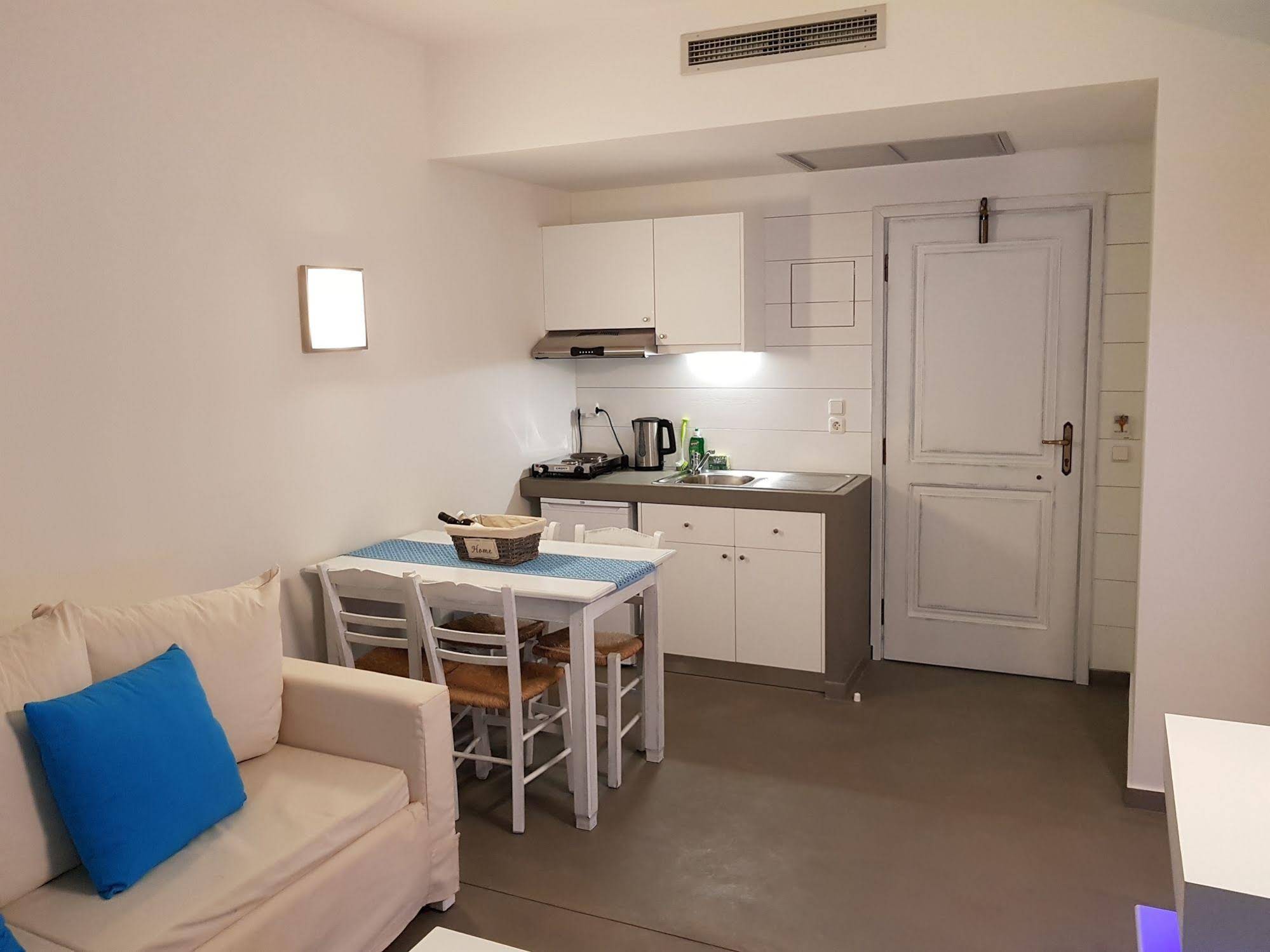Niriides Hotel