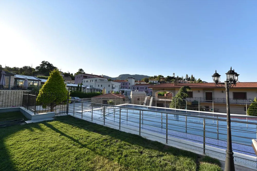 Alexander Amea Hotel