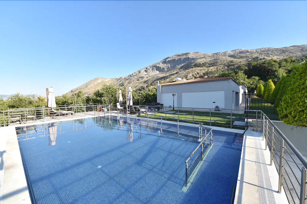 Alexander Amea Hotel