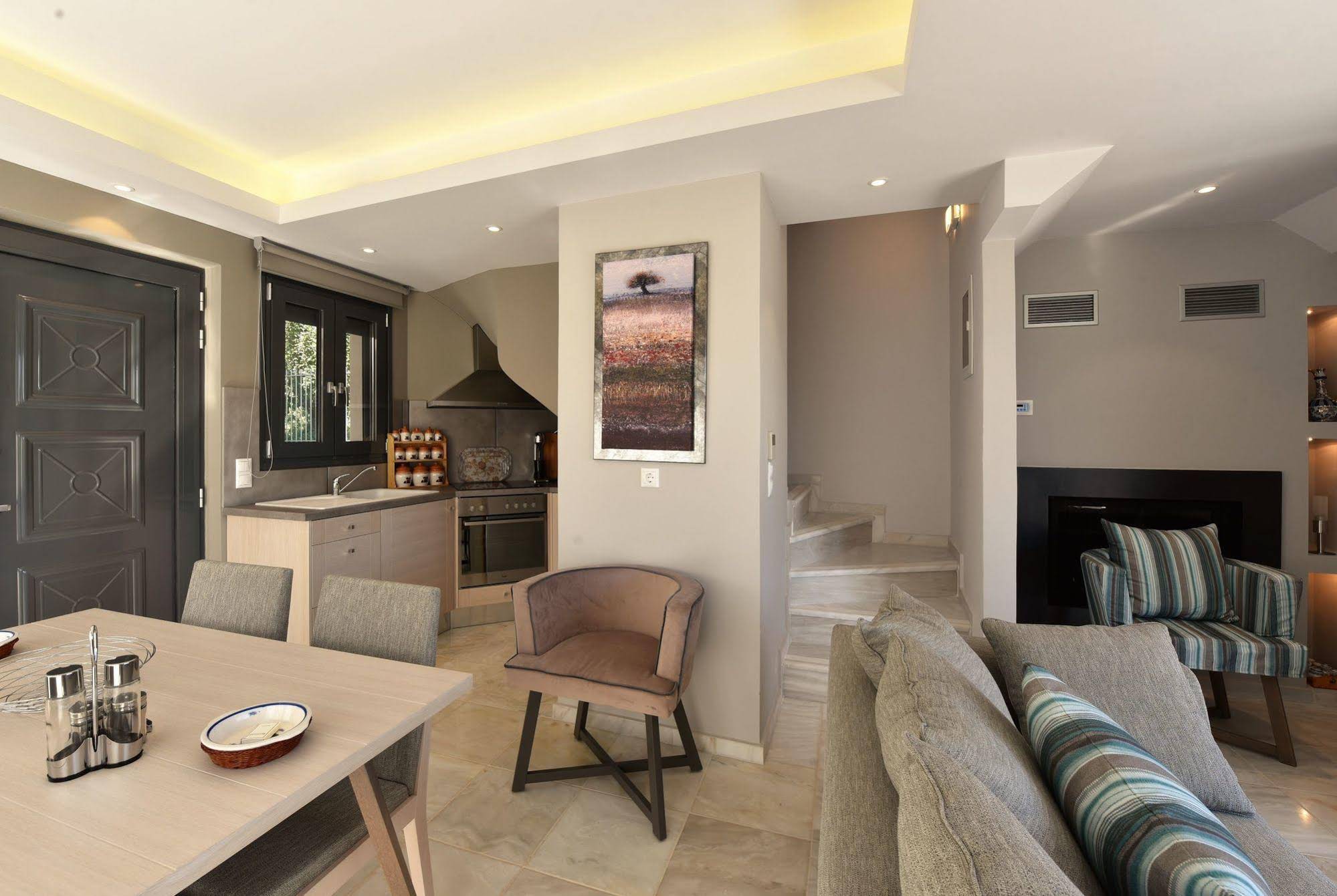 Alexander Suites