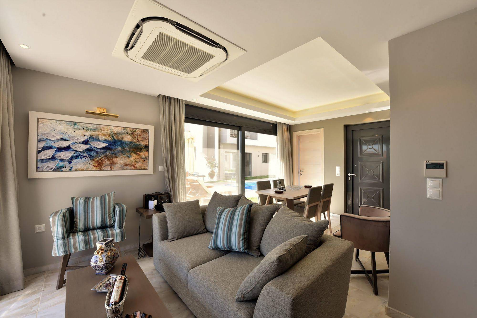Alexander Suites