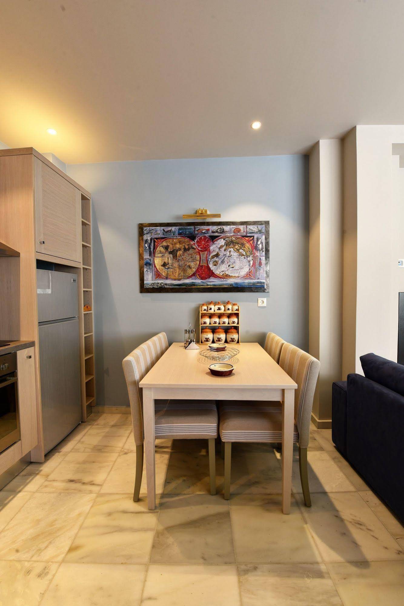 Alexander Suites