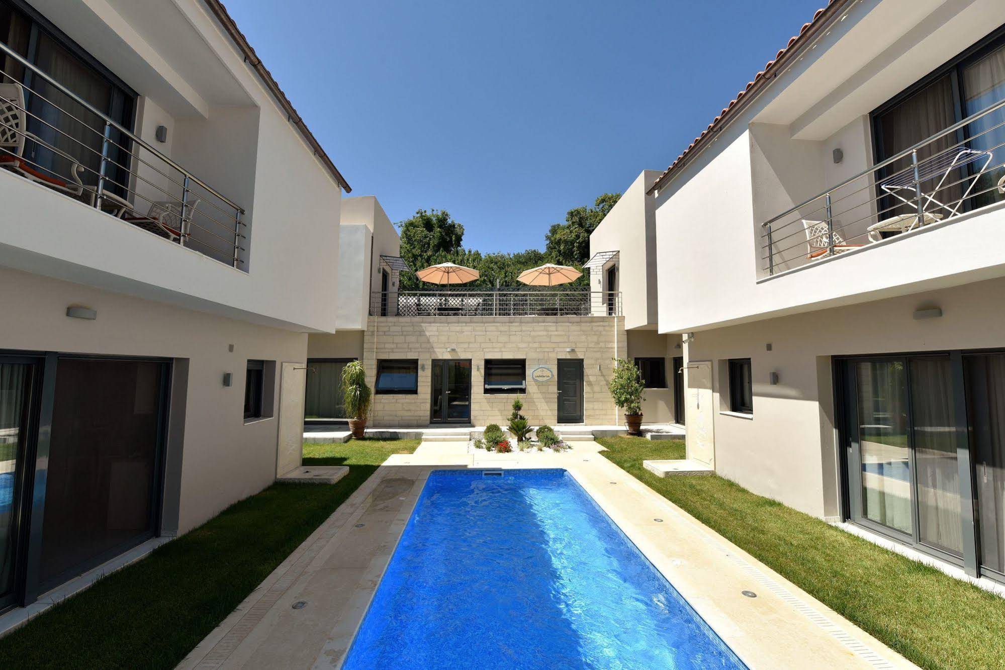 Alexander Suites