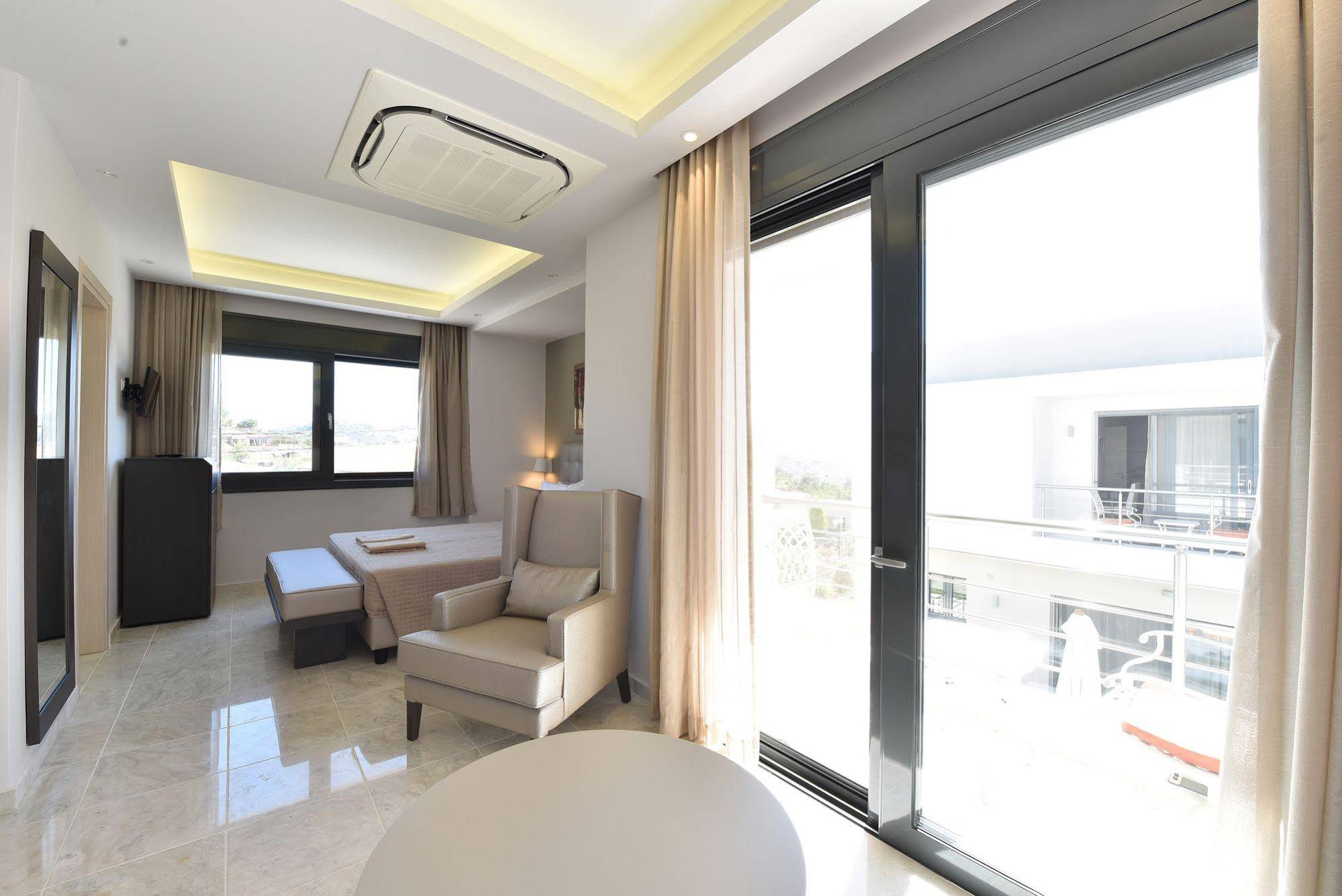 Alexander Suites