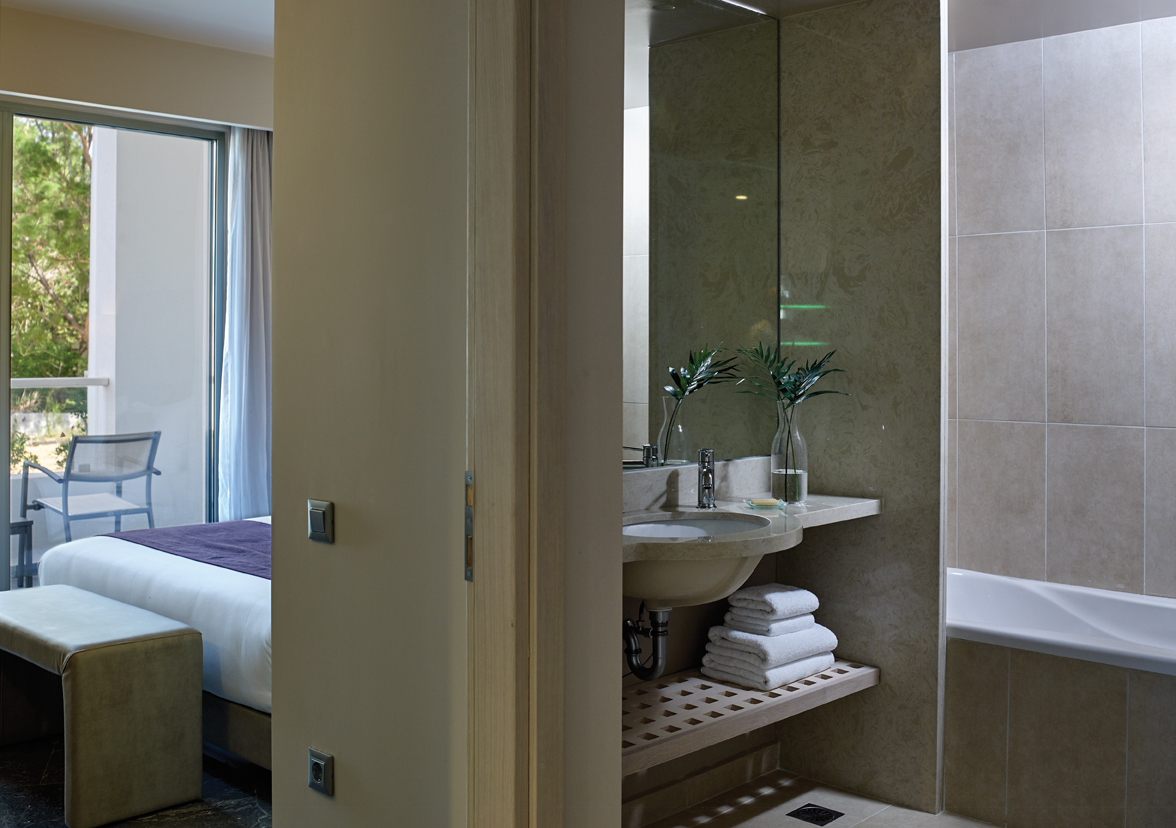 Atlantica Akti Zeus Hotel