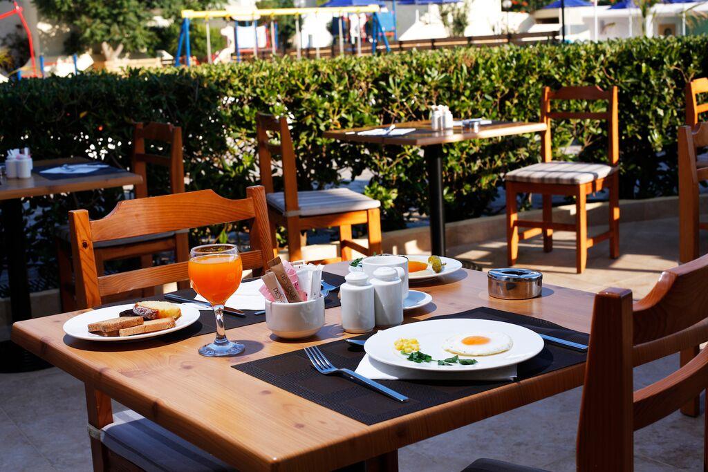 Dessole Dolphin Bay Resort