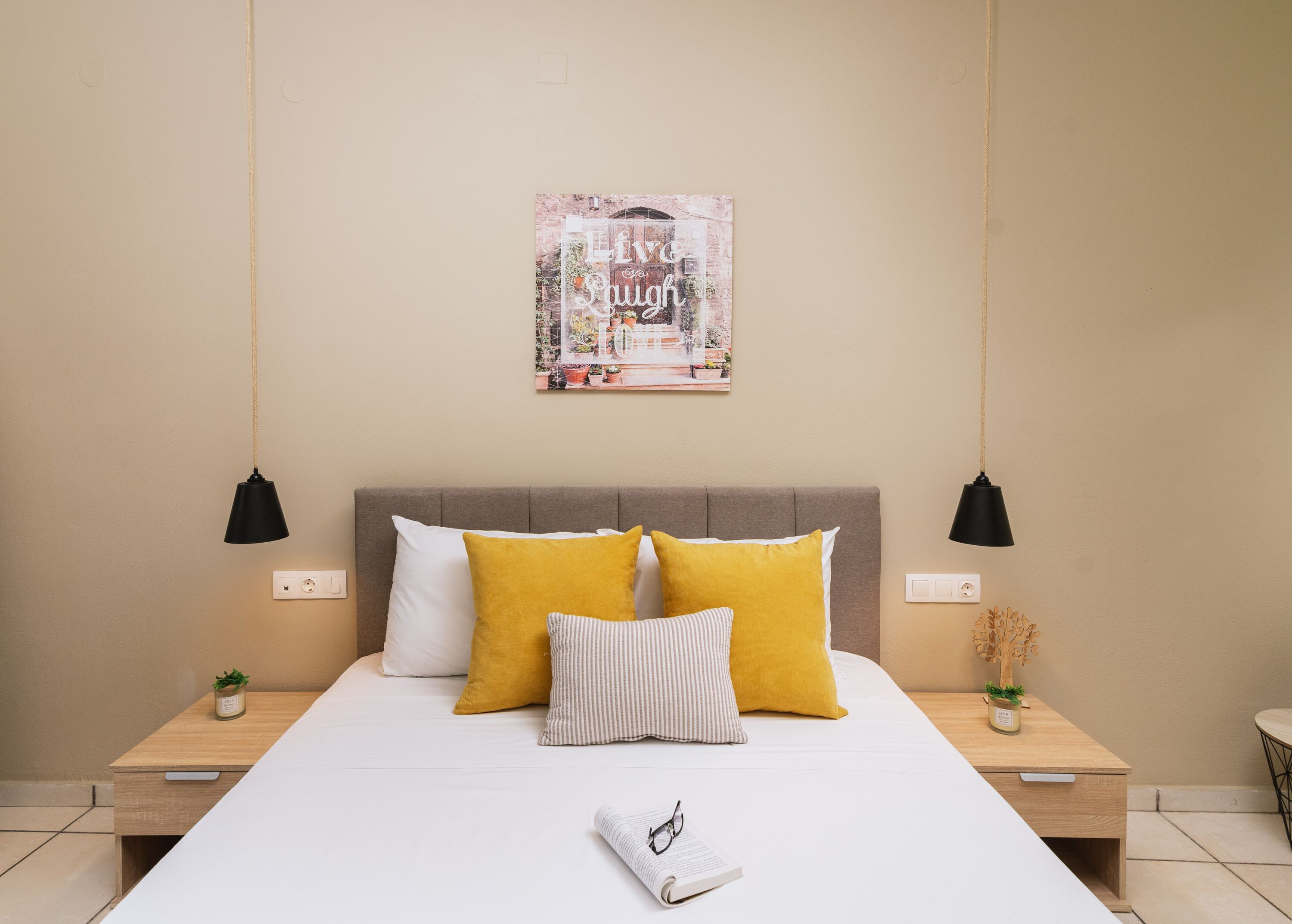 Ermis Luxury Suites & Apartments