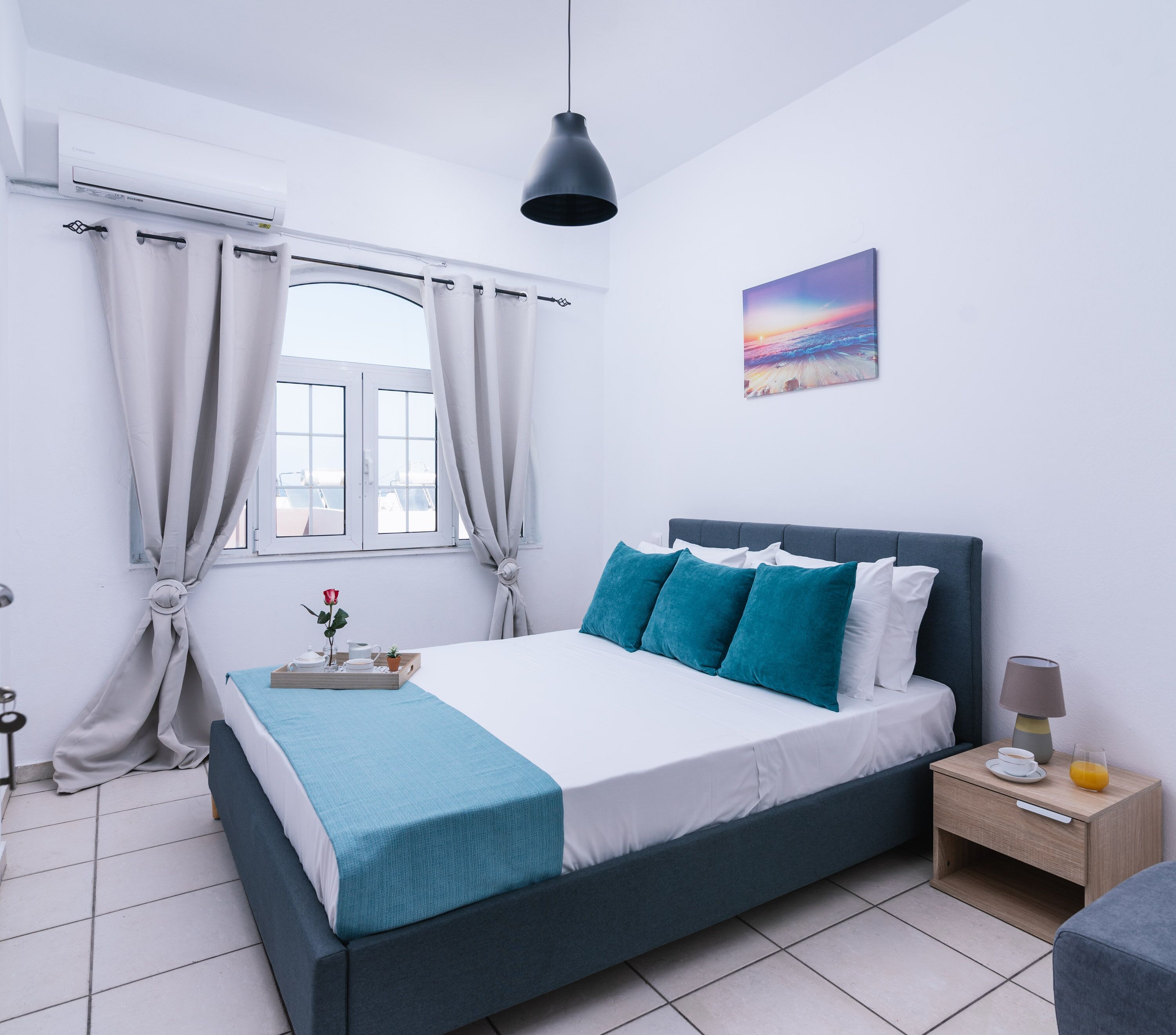 Ermis Luxury Suites & Apartments