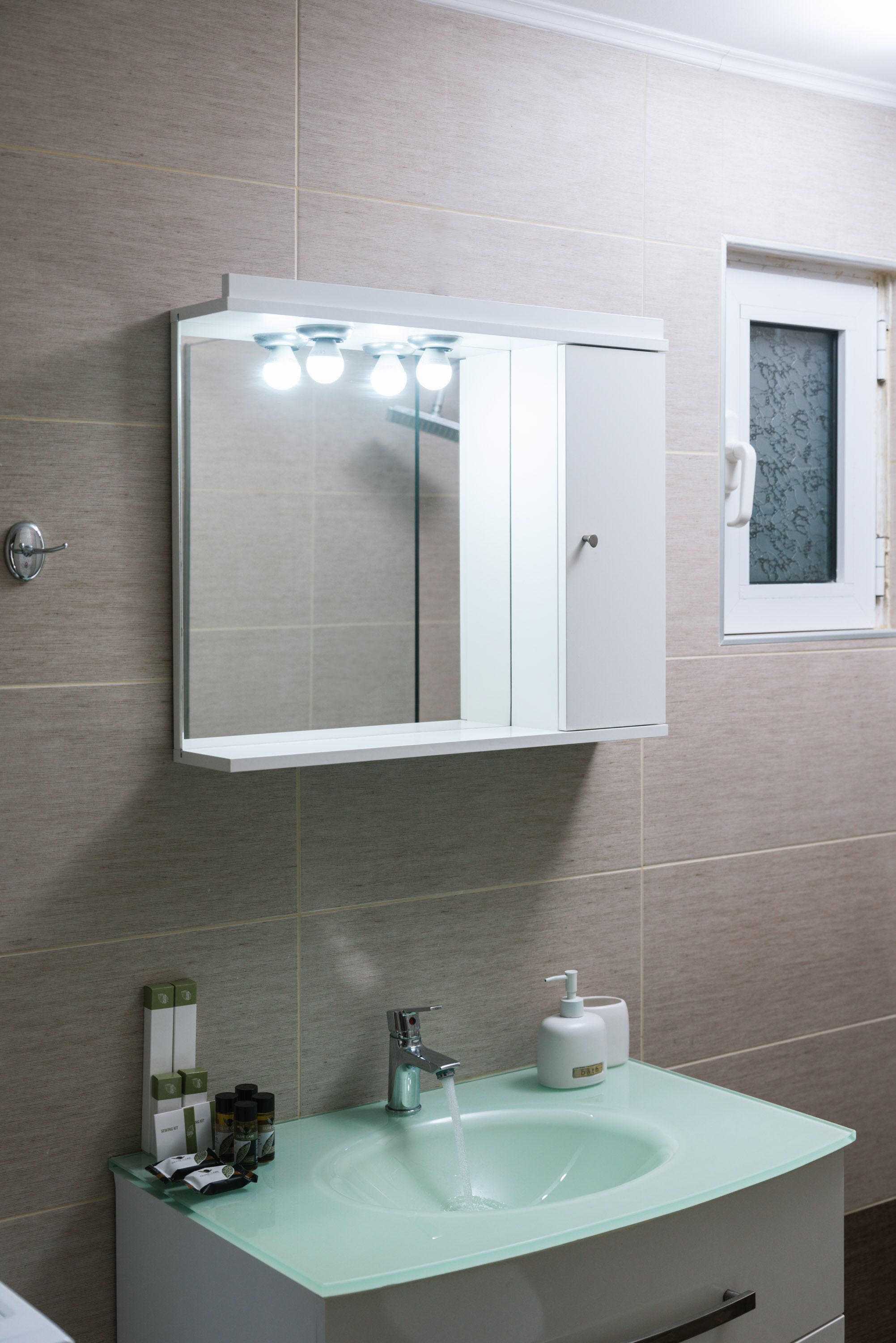 Ermis Luxury Suites & Apartments