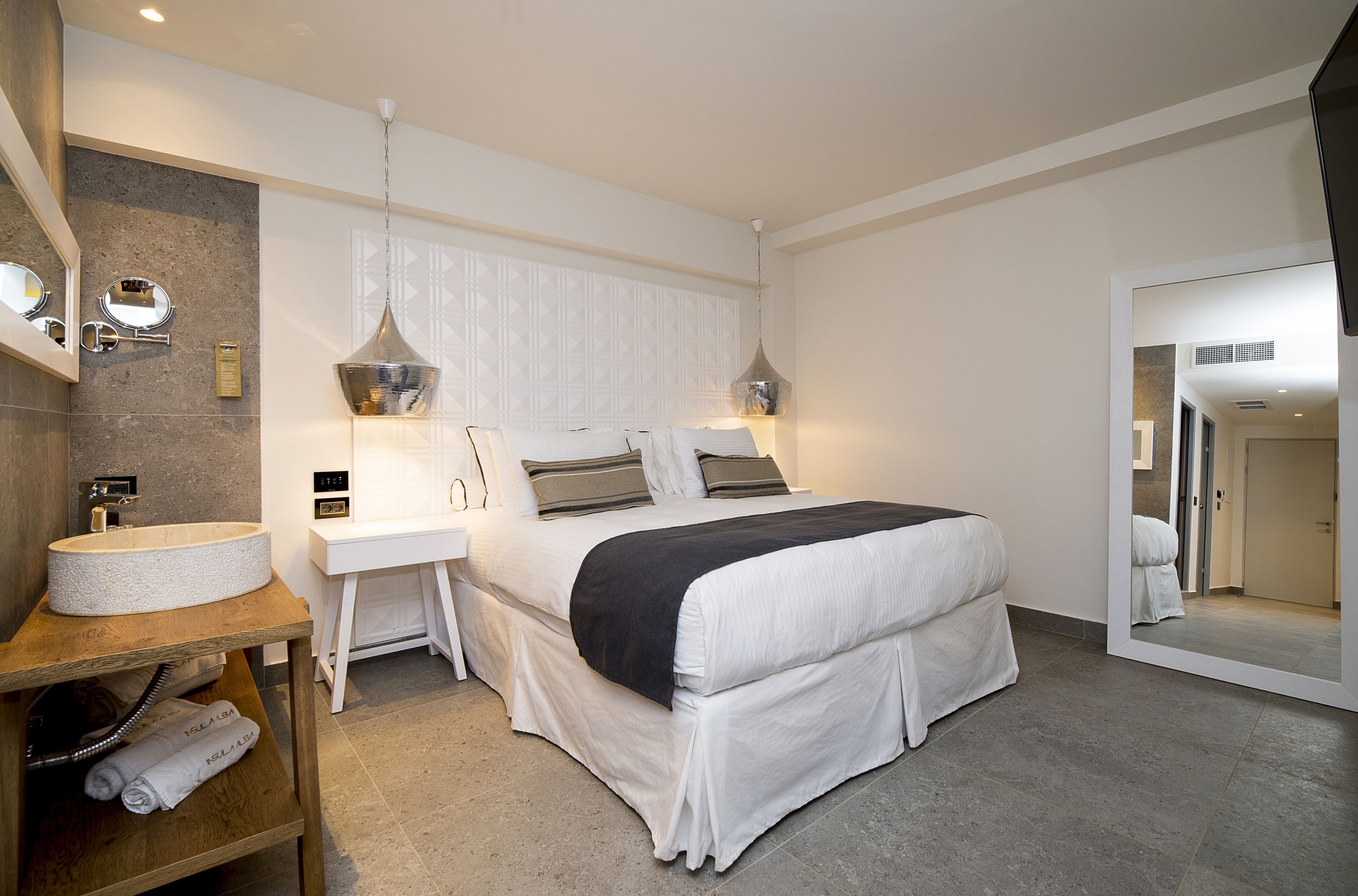Insula Alba Sea Side Resort & Spa