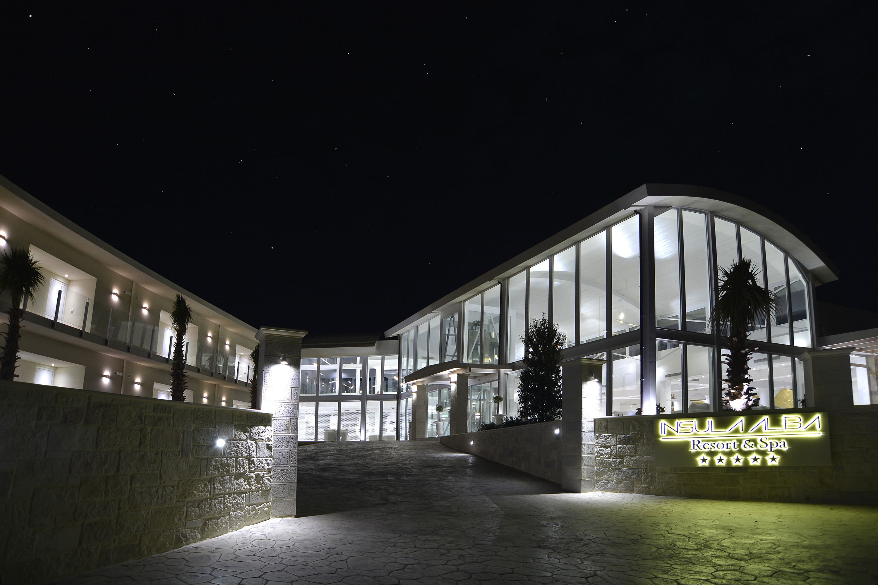 Insula Alba Sea Side Resort & Spa