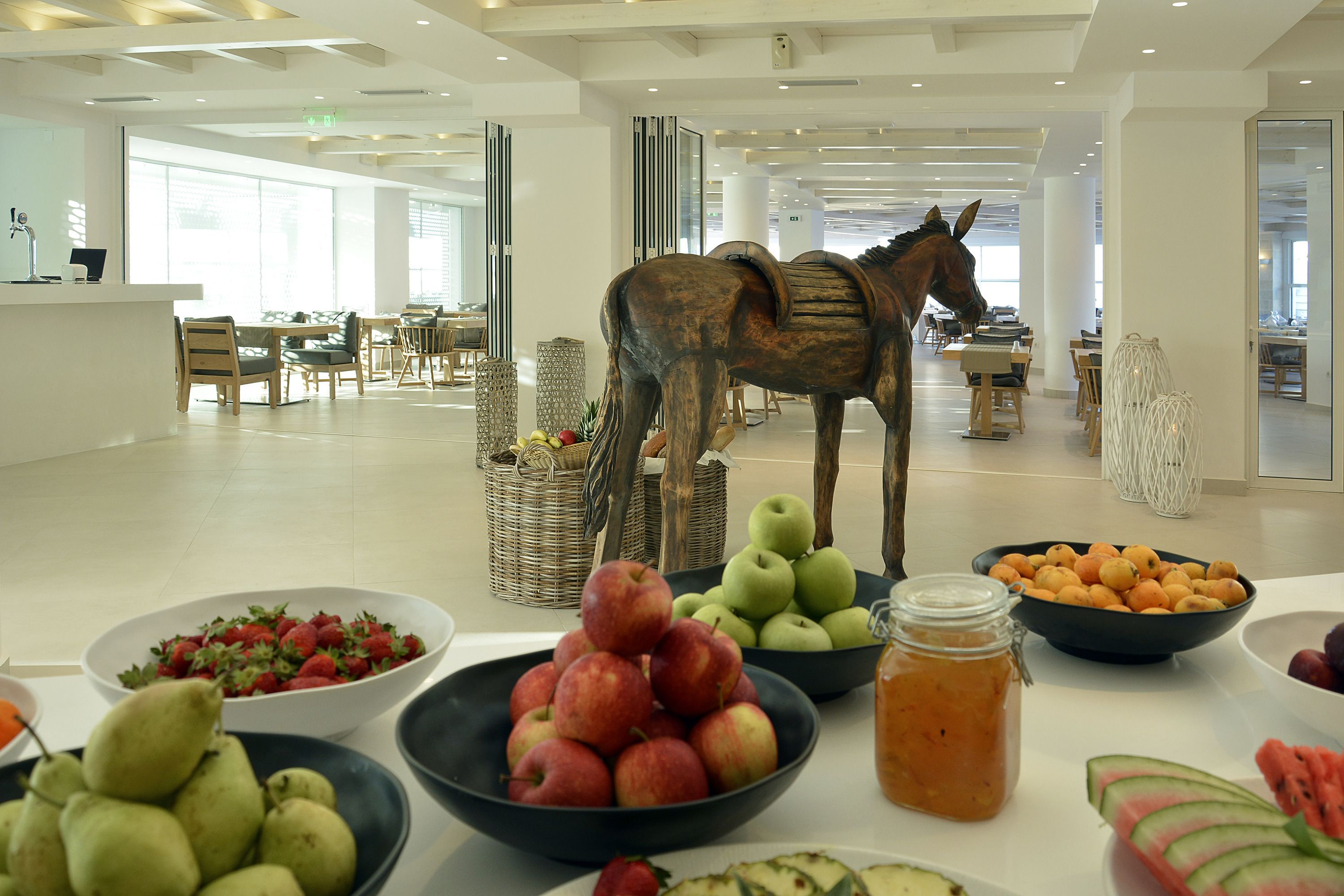 Insula Alba Sea Side Resort & Spa