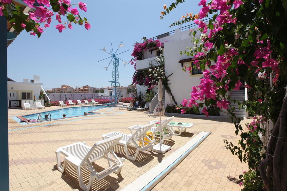 Paul Marie Hotel & Bungalows