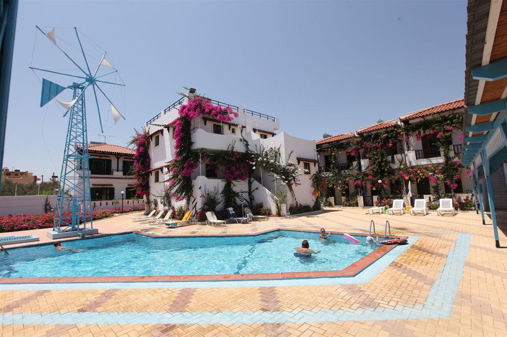 Paul Marie Hotel & Bungalows